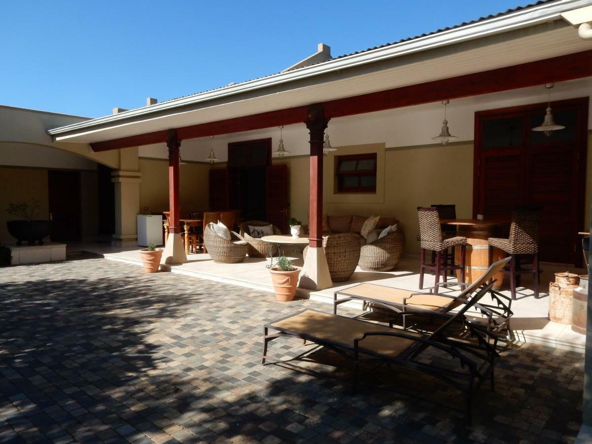 The Courtyard At La Loggia Apartment Nottingham Road Exterior photo